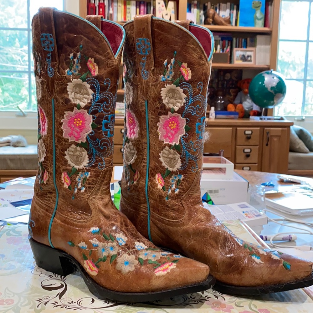 Cowgirl boots by Macie Bean Boots new
